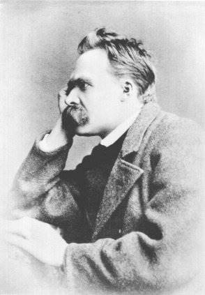 Nietzsche feiret den greske tragedien som et utrykk for en høyere kunstform, en forståelse av smerten som nødvendig og en vakker del av livet som helhet.